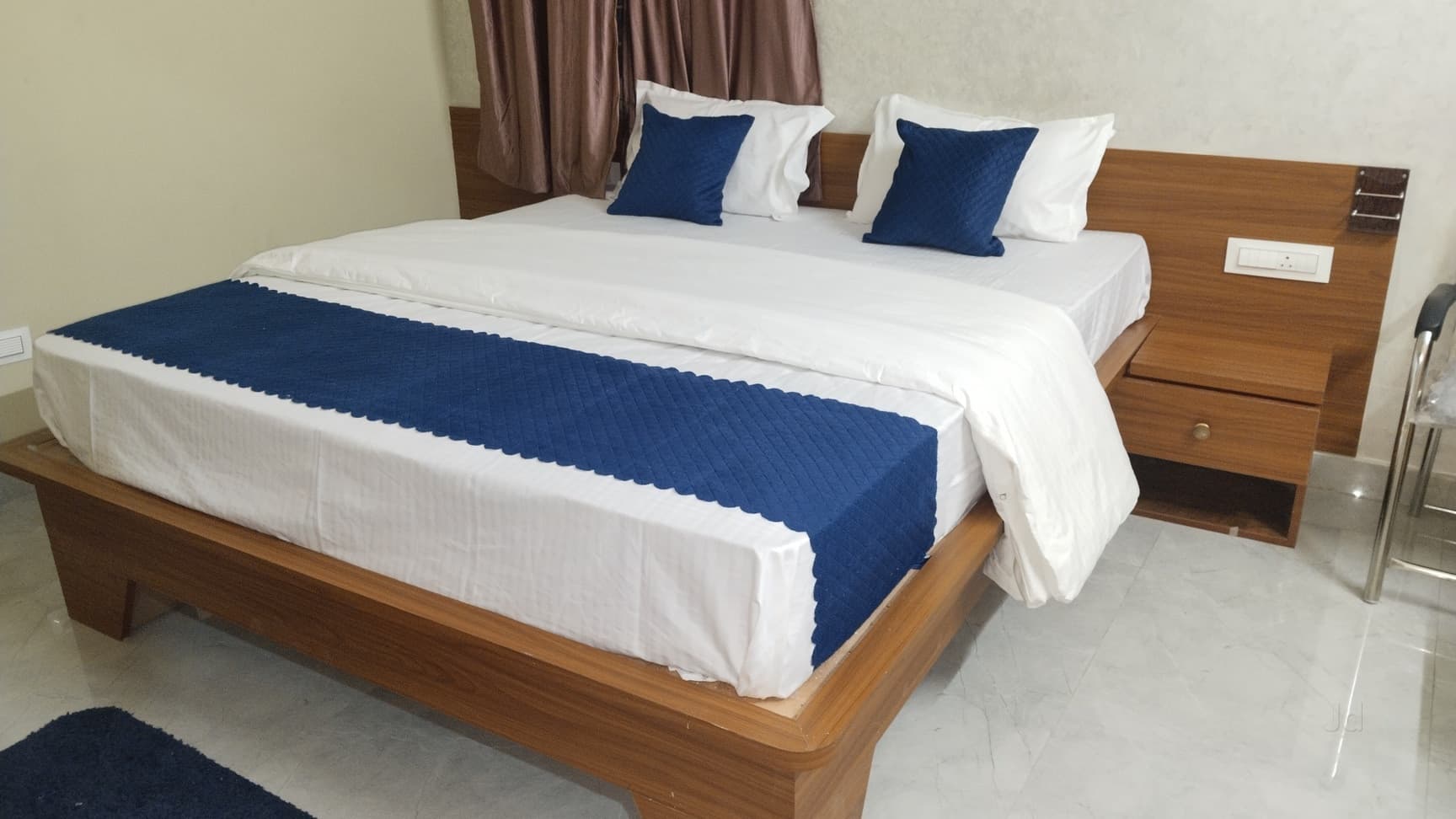 Double Room (AC)